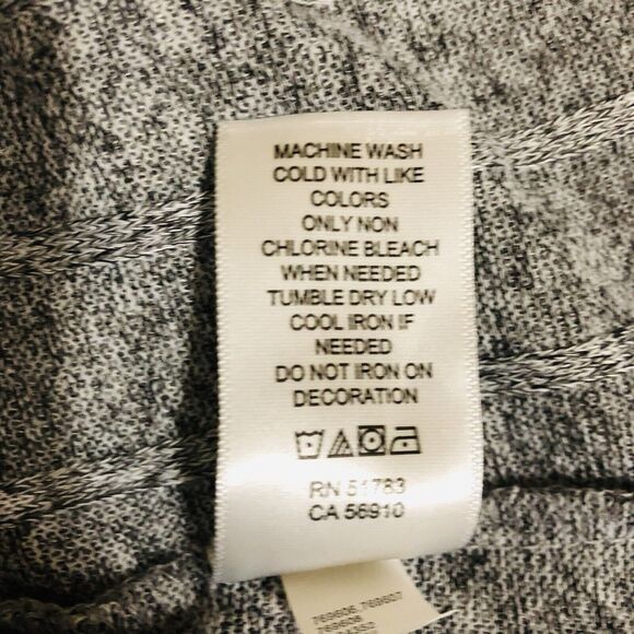 Maurices Sweater Womens Medium Gray Black Long Sleeve Pullover Lace Floral Crew - Picture 5 of 7